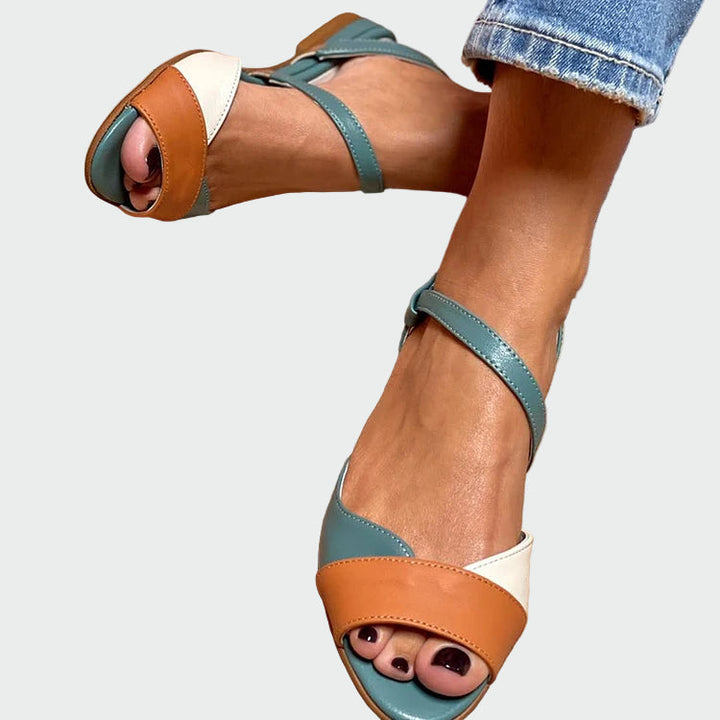Adéla – Sandály s Barevnými Detaily