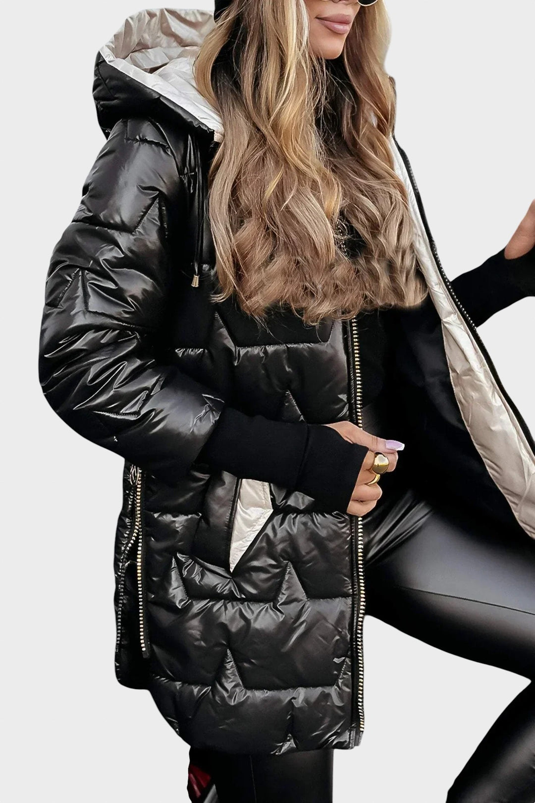 Noelia – Elegantní Zimní Kabát s Kapucí a Podšívkou